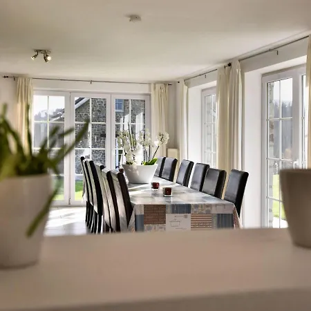 Detached Natural Stone House With Sunny Garden And Terrace Modern Interior Casa de Férias *